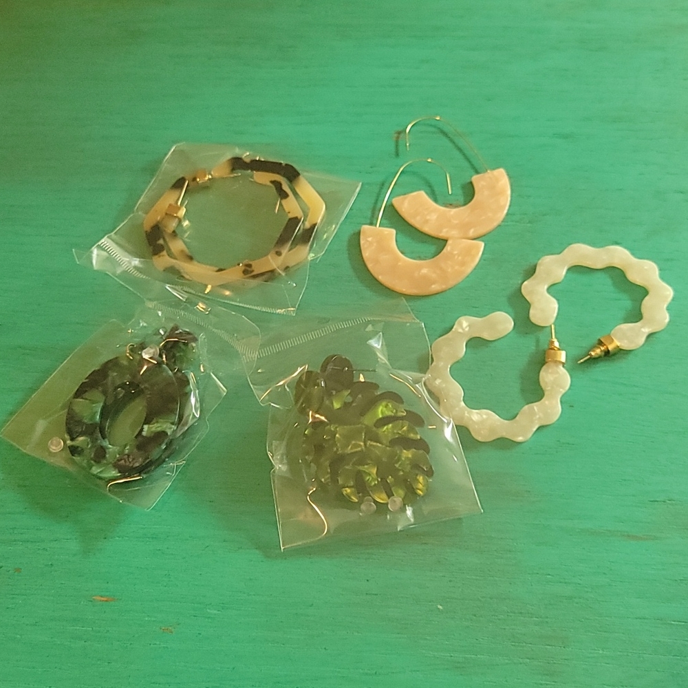 Acryllic Earring Bundle 5 pair